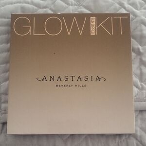 Anastasia Beverly Hills Glow Kit